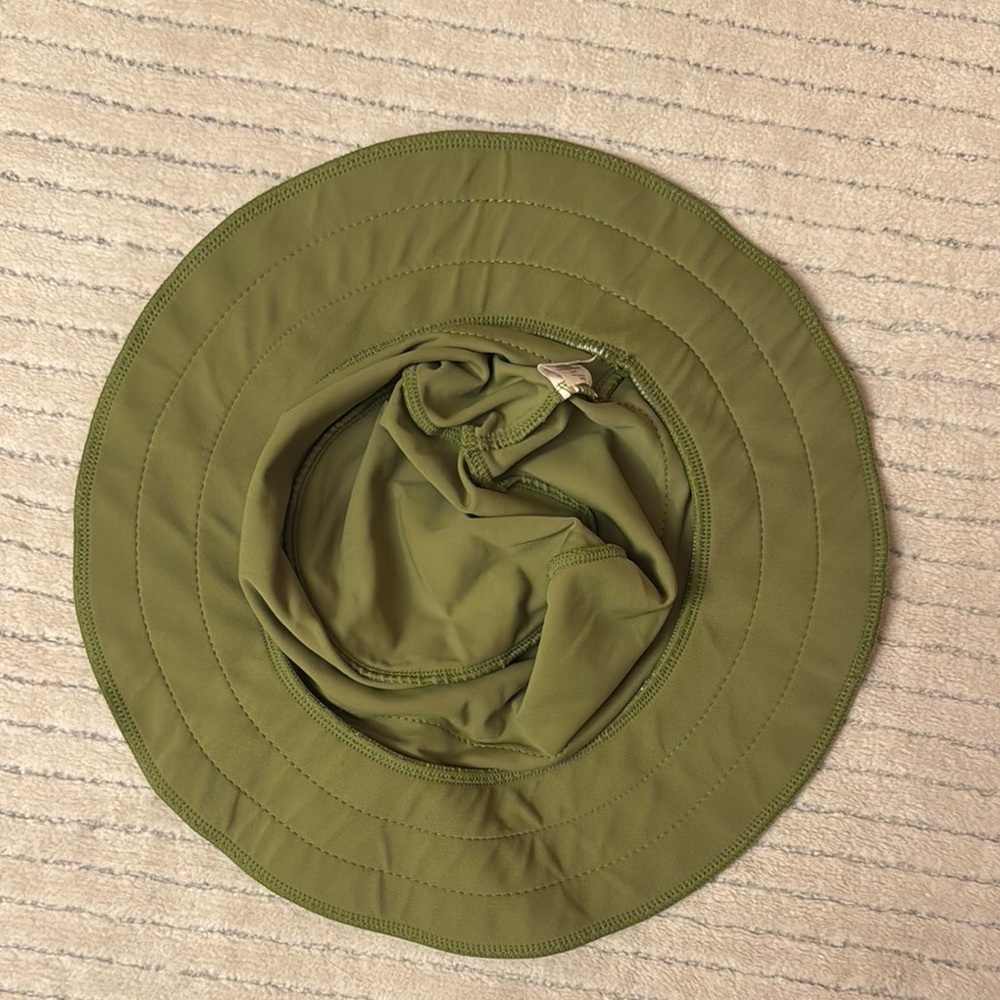 Green Wide-Brimmed Sun Hat with Matte Finish - Picture 3 of 5